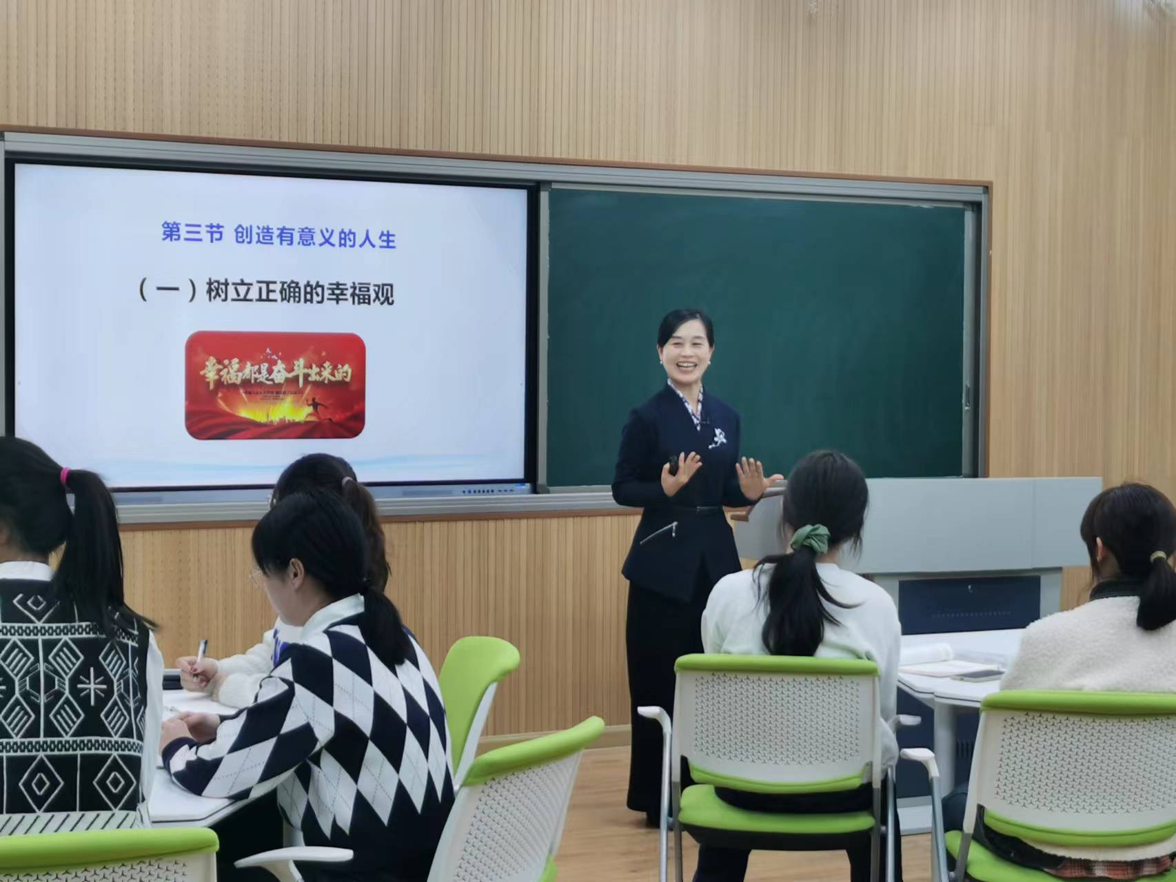 龚鹰.jpg